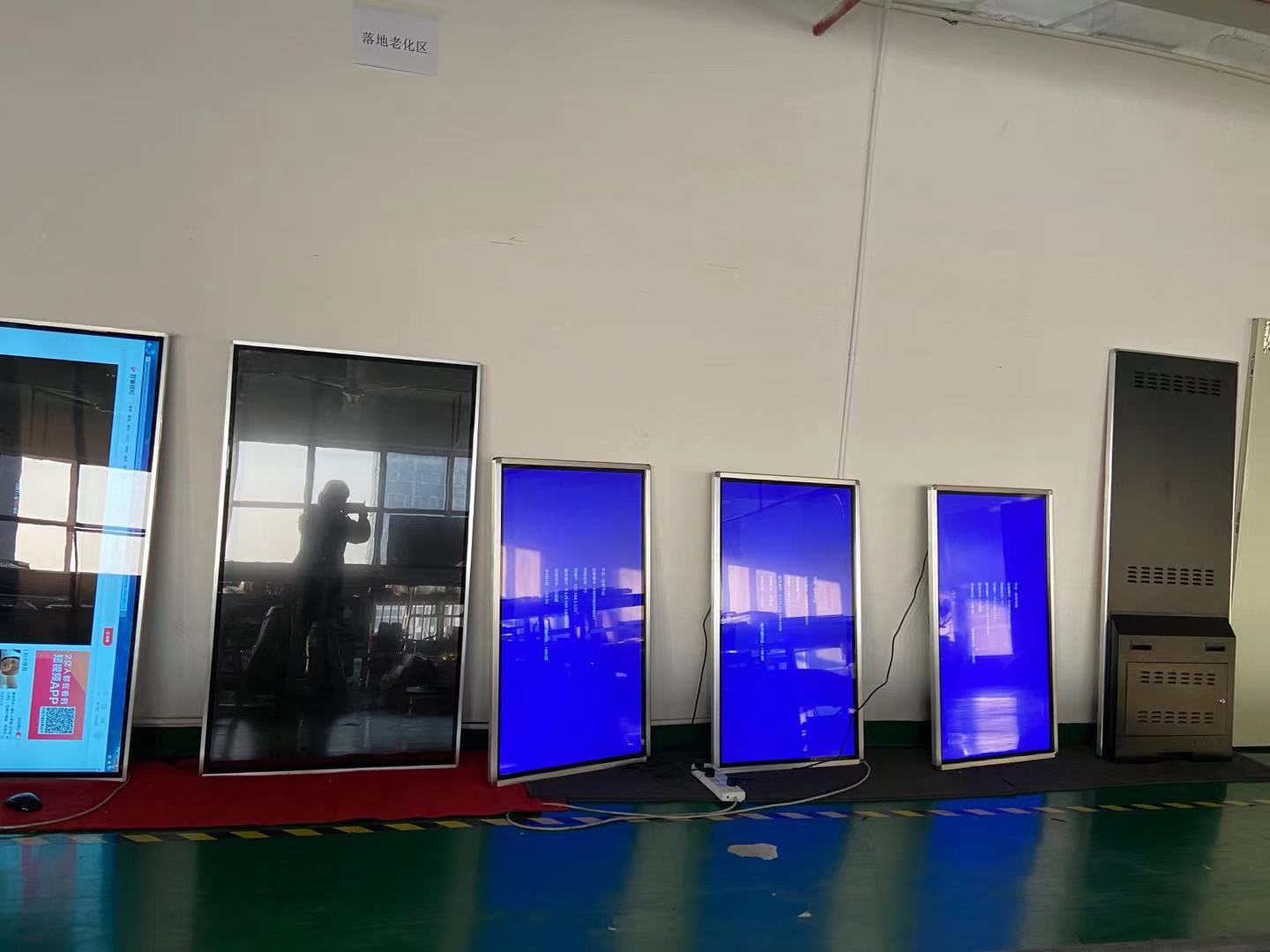 Choosing LCD advertising machine is equivalent to choosing LCD advertising machine manufacturers